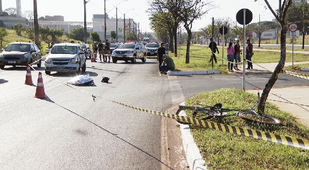 Um morre e três ficam feridos em batida entre caminhonete e caminhão na BR-262, Triângulo Mineiro
